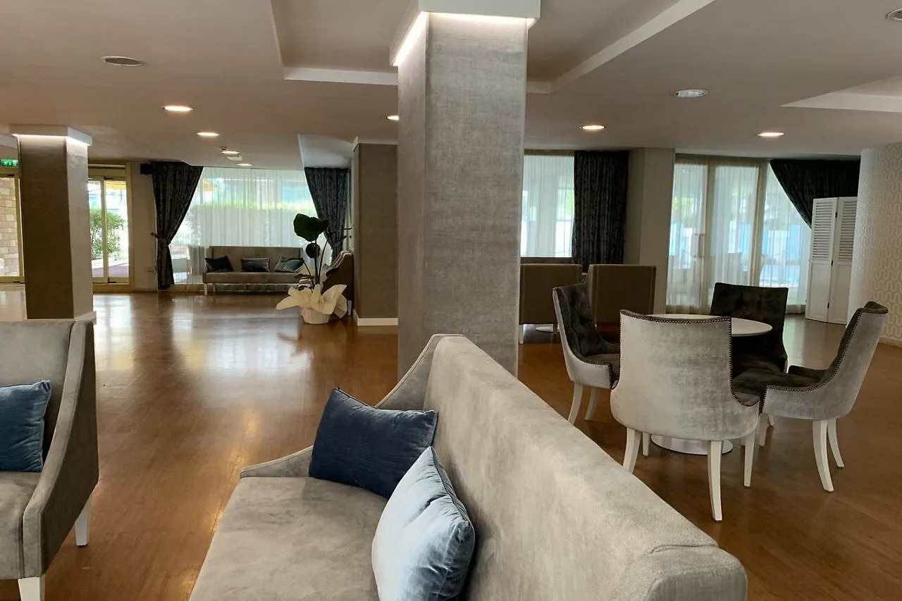 Hotel Biancamano Rimini 3*,