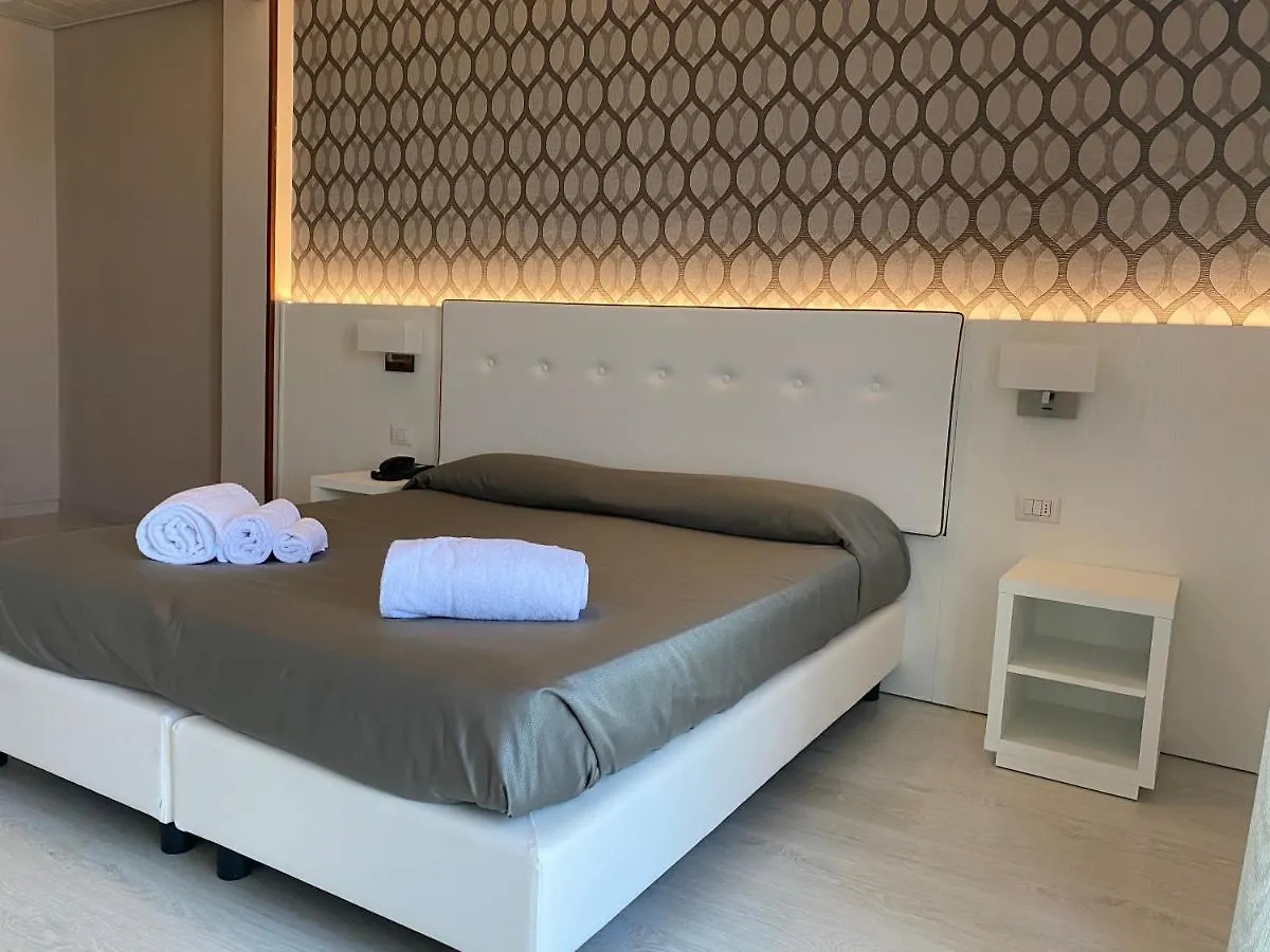 Hotel Biancamano Rimini 3*,